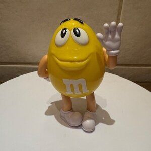 Mars Candy M&M Yellow Character Plastic Figure 2022 Back Opens